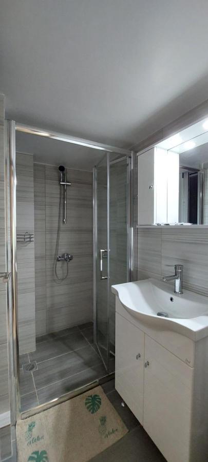 Cozy Apartment In Nea Smyrni Atenas Exterior foto